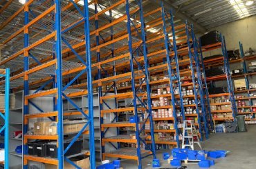 Pallet rack warehouse